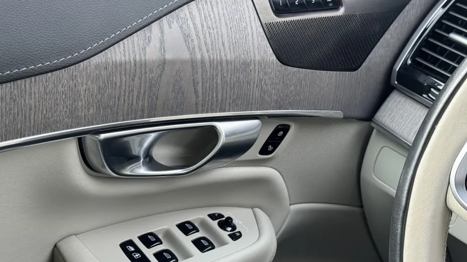 VOLVO XC60 XC60 B4 D AWD Plus Bright aut