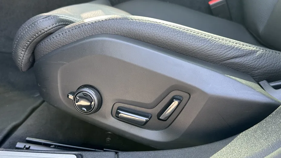 VOLVO V60 V60 B4 B Plus Dark aut