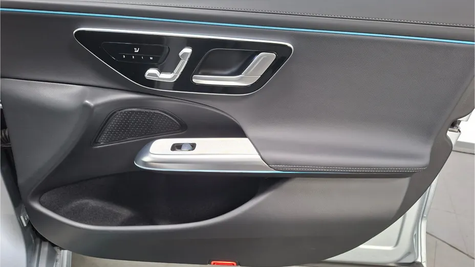 MERCEDES-BENZ E Klasa E 220 d mHEV AMG 9G-Tronic