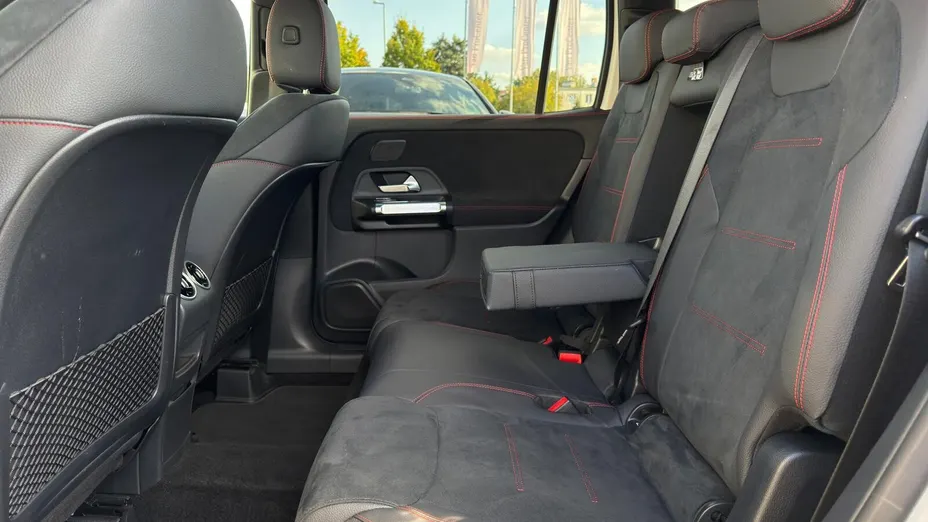 MERCEDES-BENZ GLB GLB 200 AMG Line 7G-DCT