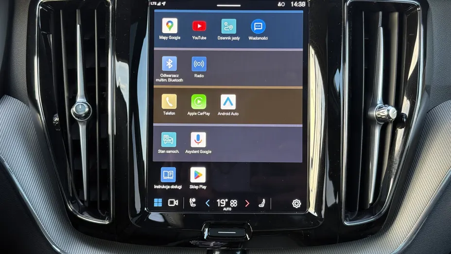 VOLVO XC60 XC60 T8 Plug-In Hybrid AWD Ultra Black Edition aut