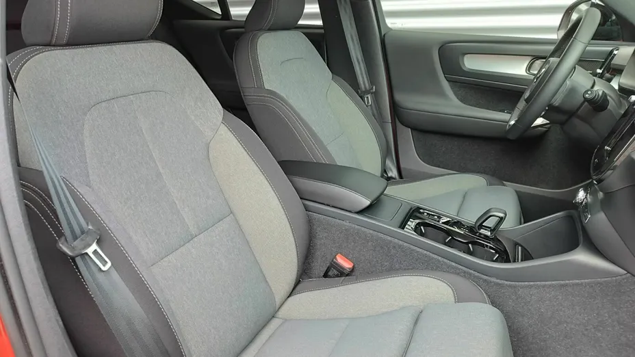 VOLVO XC40 XC40 B3 Plus Dark aut