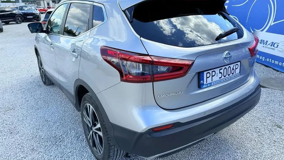 NISSAN Qashqai -