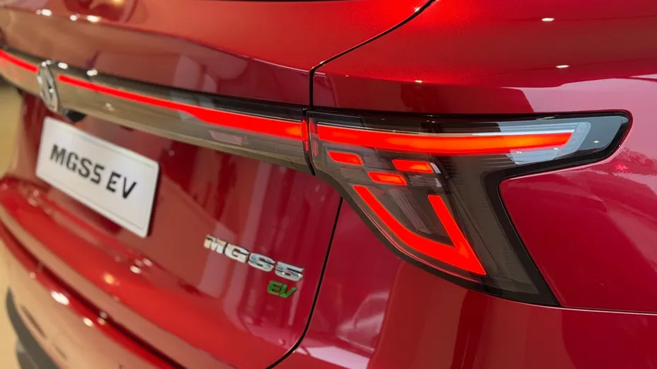 MG MGS5 MGS5 49kWh Standard Range RWD Excite Nowy