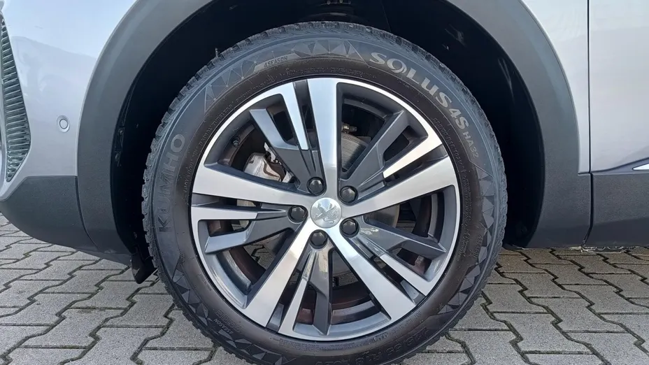 PEUGEOT 3008 -