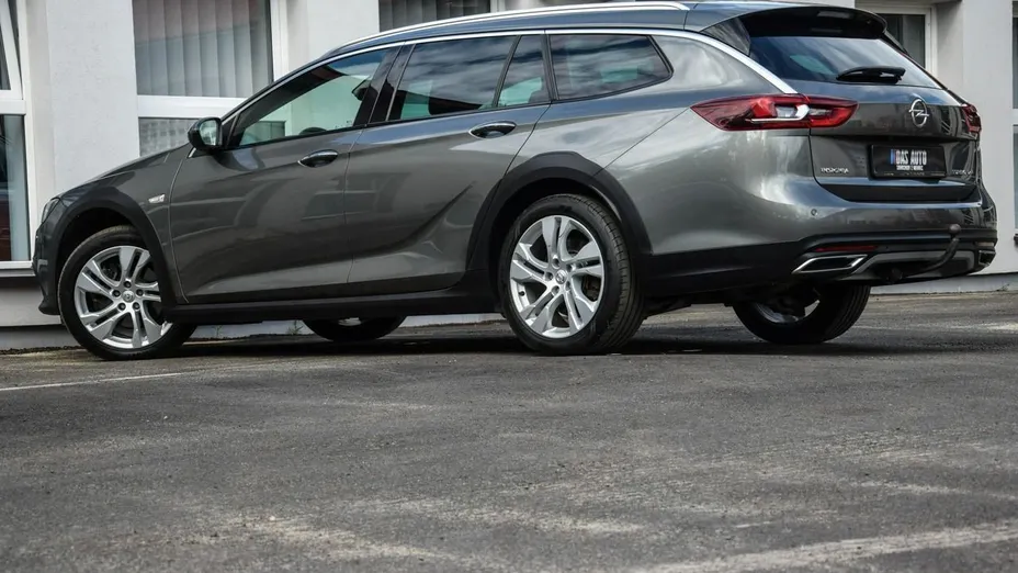 OPEL Insignia -