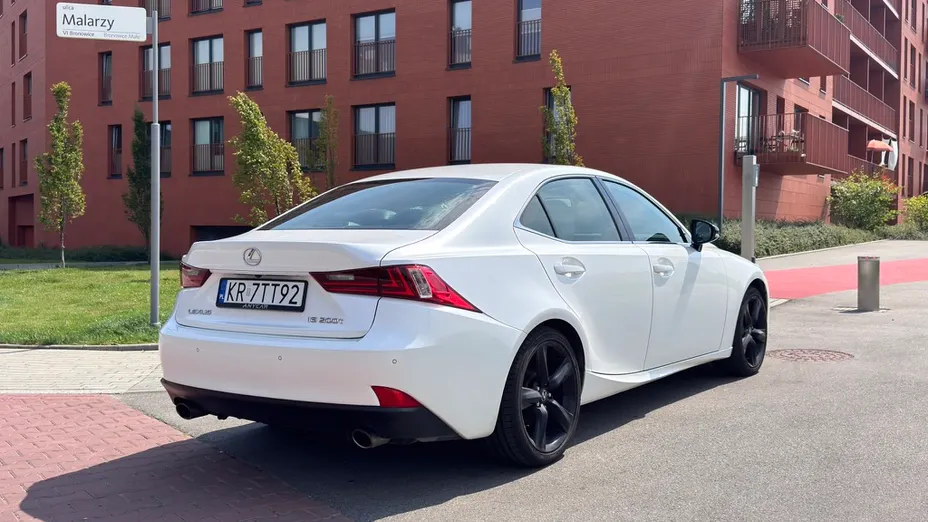 LEXUS IS IS 200t / 300 Black