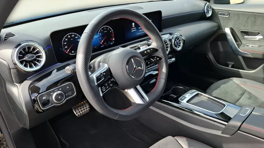 MERCEDES-BENZ A Klasa A 200 AMG Line 7G-DCT