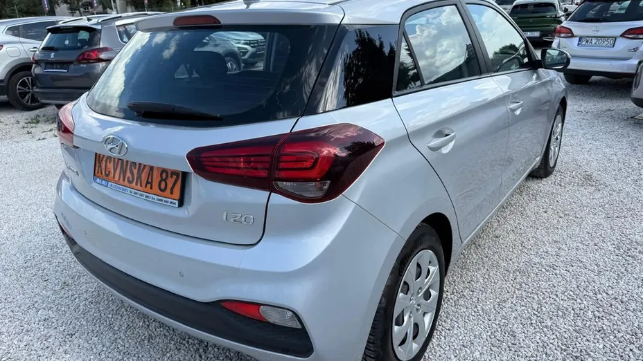 HYUNDAI i20 -