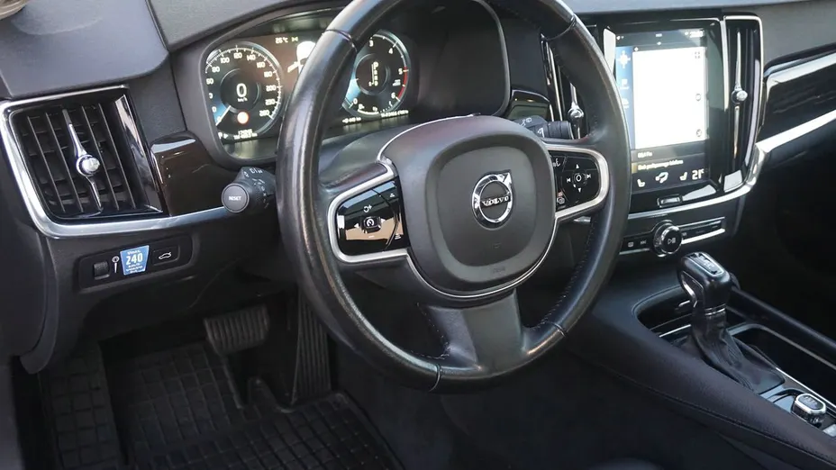VOLVO V90 V90 D4 Momentum aut