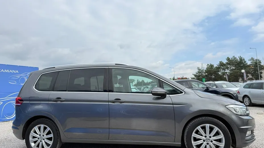 VOLKSWAGEN Touran -