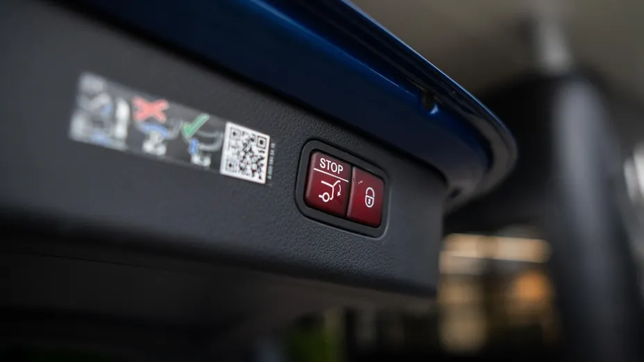 MERCEDES-BENZ C Klasa C 300 de PHEV 4-Matic AMG