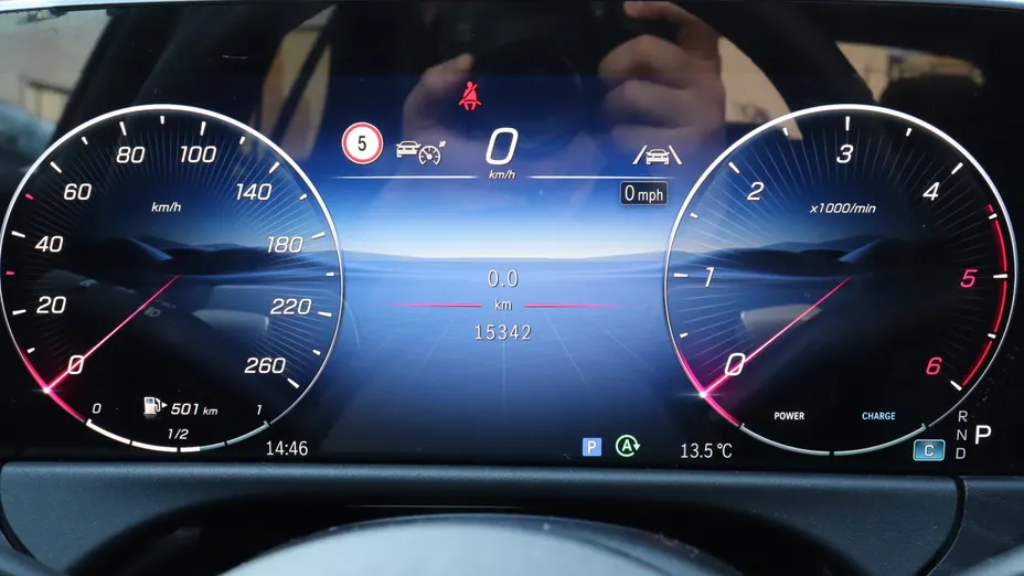 MERCEDES-BENZ E Klasa E 220 d mHEV 4-Matic Avantgarde 9G-Tronic