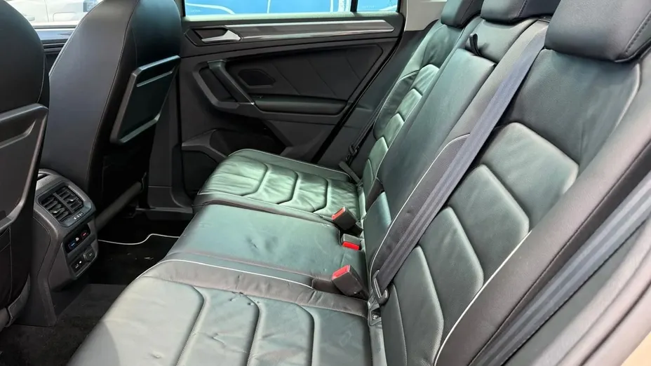 VOLKSWAGEN Tiguan -