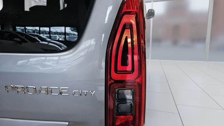 TOYOTA Proace City Verso Proace City Verso Long 1.5 D-4D Business