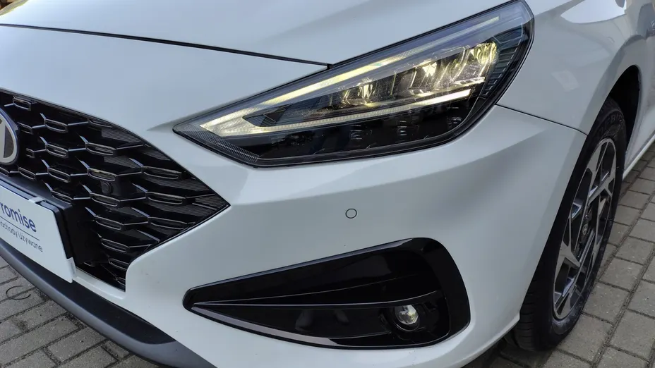 HYUNDAI i30 i30 1.5 T-GDI 48V Smart