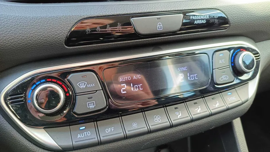 HYUNDAI i30 i30 1.5 T-GDI 48V Smart