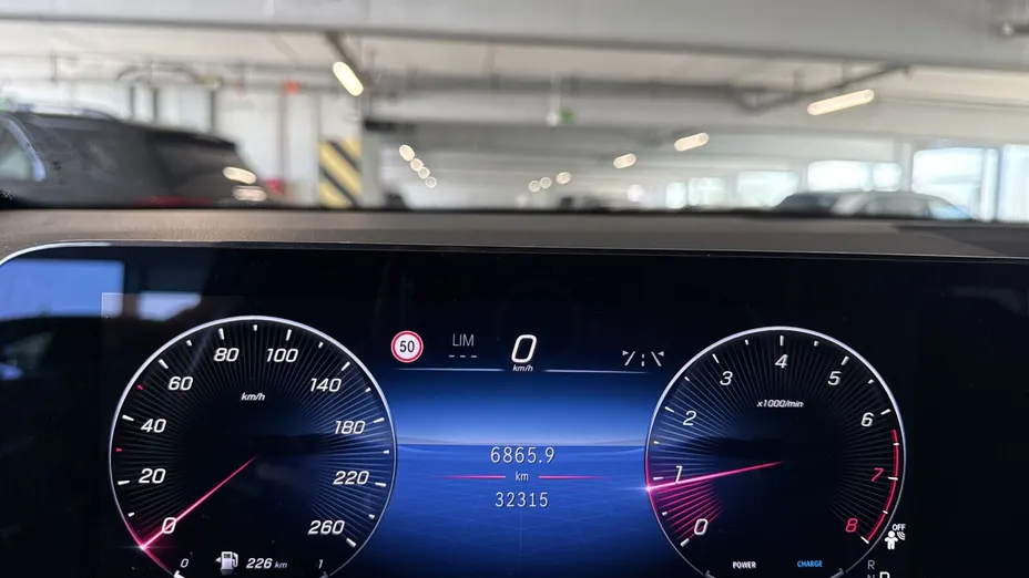 MERCEDES-BENZ GLB GLB 200 mHEV AMG Line 7G-DCT
