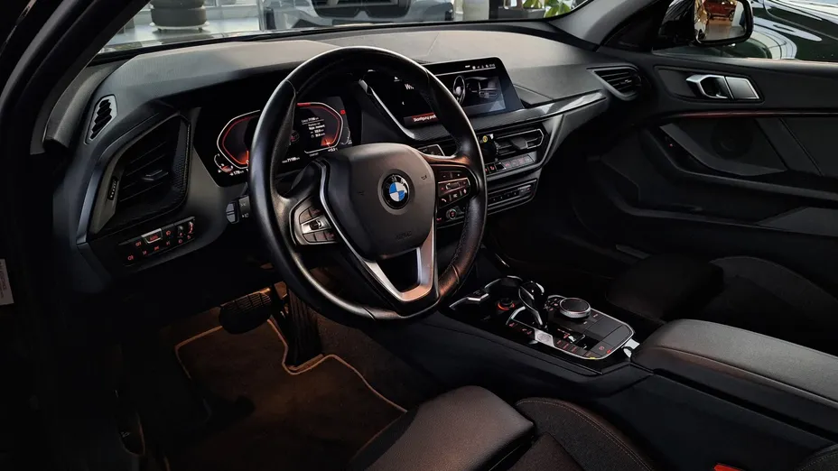 BMW Seria 1 118i Sport Line aut