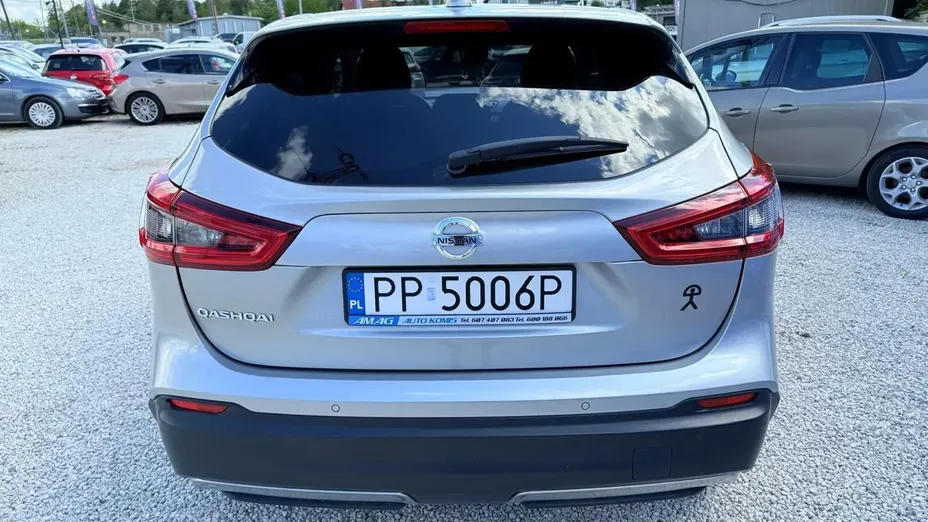 NISSAN Qashqai -