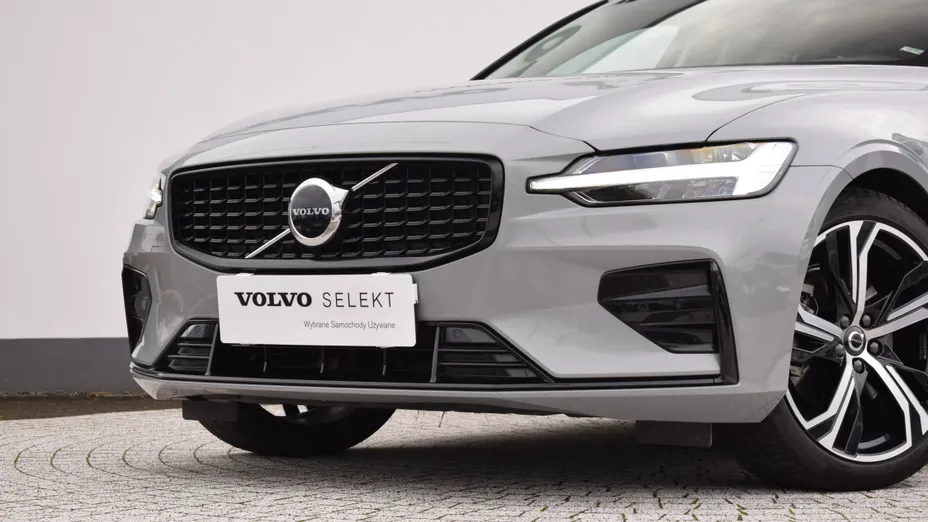 VOLVO V60 V60 B4 B Plus Dark aut