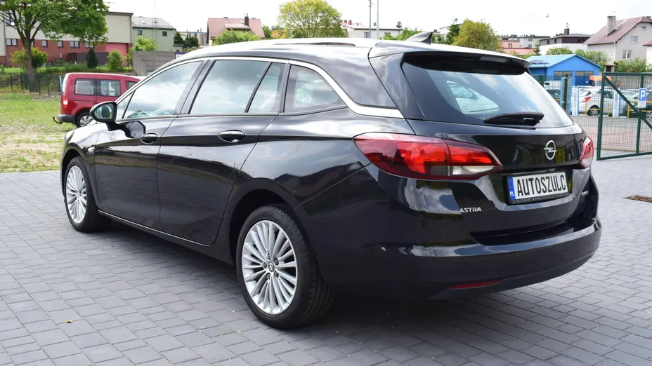 OPEL Astra Astra IV 1.6 CDTI Cosmo