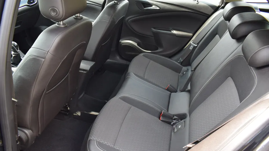 OPEL Astra Astra IV 1.6 CDTI Cosmo