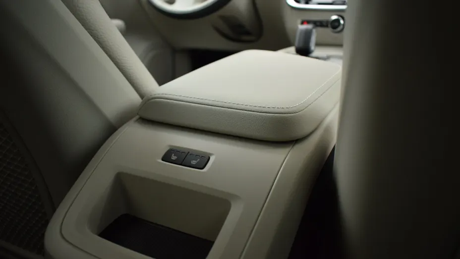 VOLVO V60 V60 B4 B Plus Dark aut