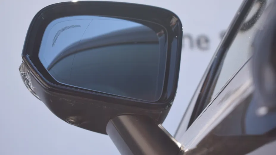 VOLVO V60 V60 T8 AWD Plug-In Hybrid Plus Dark aut