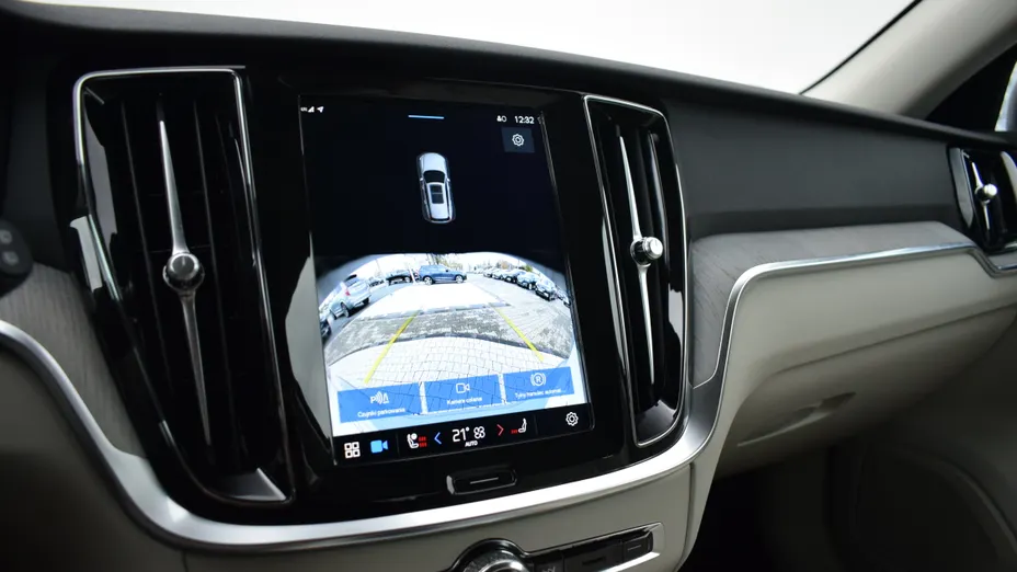 VOLVO V60 V60 B4 B Plus Dark aut