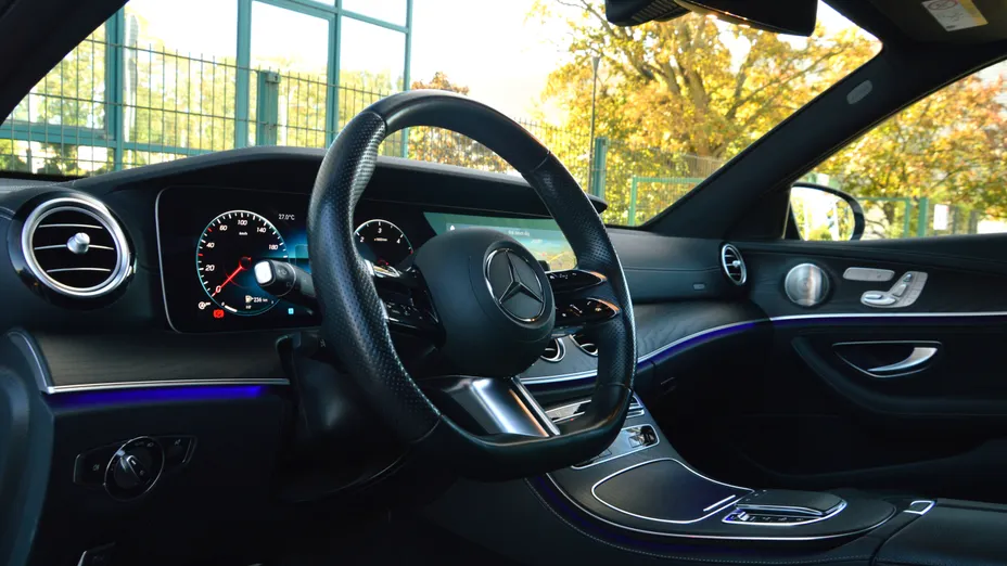 MERCEDES-BENZ E Klasa E 220 d AMG/Avantgarde