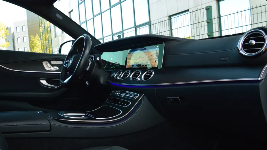 MERCEDES-BENZ E Klasa E 220 d AMG/Avantgarde