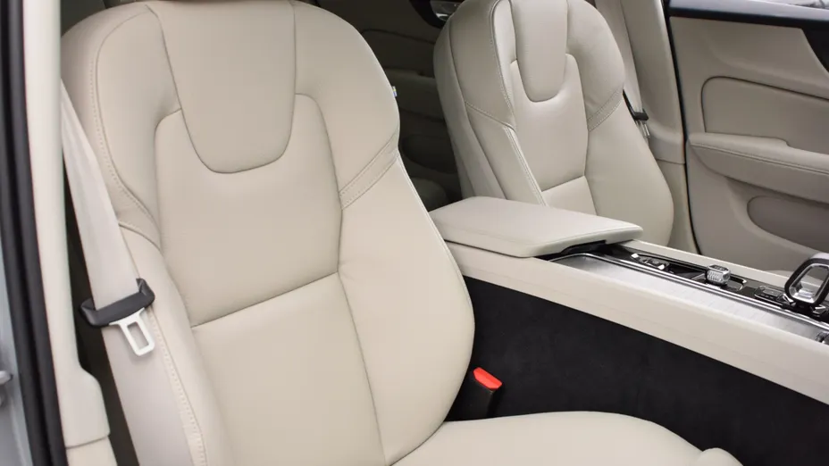 VOLVO V60 V60 B4 B Plus Dark aut