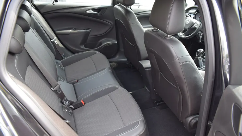 OPEL Astra Astra IV 1.6 CDTI Cosmo