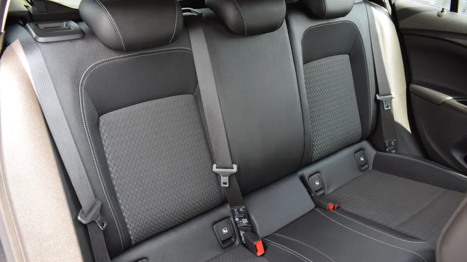 OPEL Astra Astra IV 1.6 CDTI Cosmo