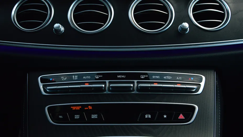 MERCEDES-BENZ E Klasa E 220 d AMG/Avantgarde