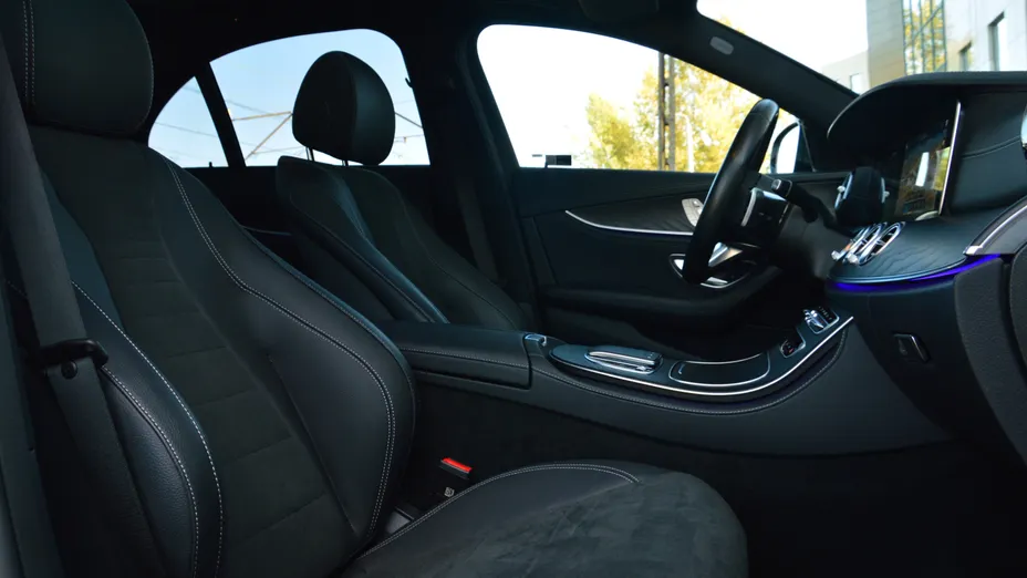 MERCEDES-BENZ E Klasa E 220 d AMG/Avantgarde