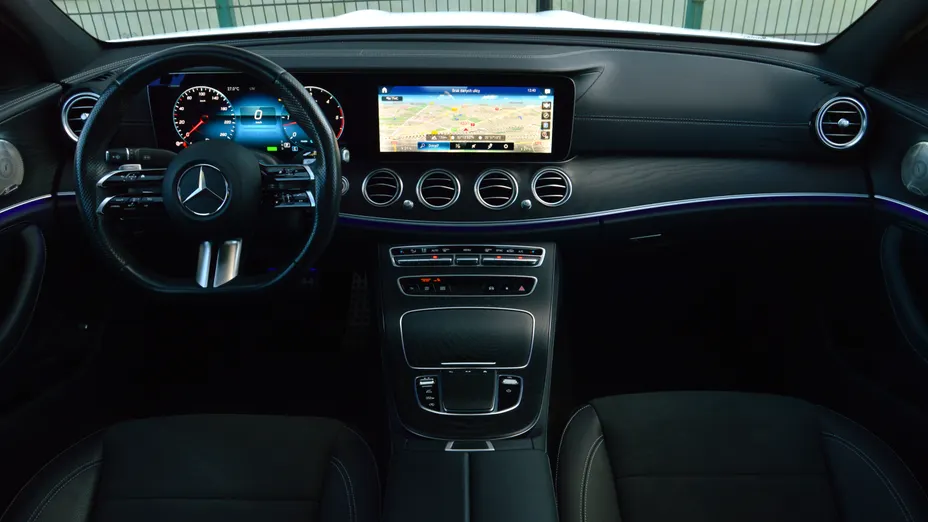 MERCEDES-BENZ E Klasa E 220 d AMG/Avantgarde