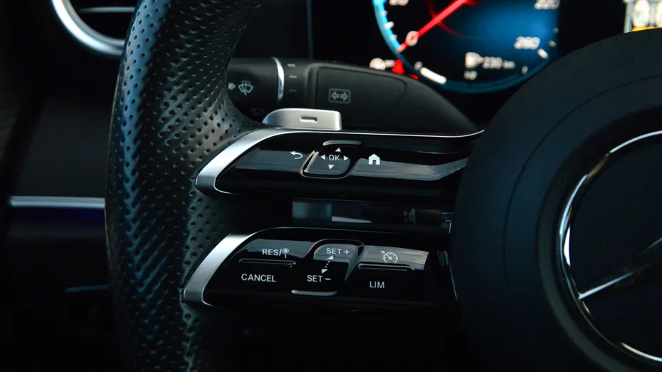 MERCEDES-BENZ E Klasa E 220 d AMG/Avantgarde