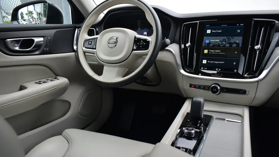 VOLVO S60 S60 B4 B Plus Dark aut