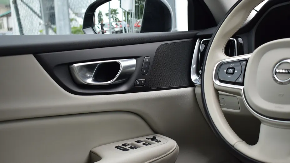 VOLVO S60 S60 B4 B Plus Dark aut