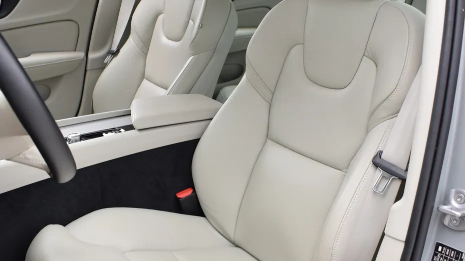 VOLVO S60 S60 B4 B Plus Dark aut