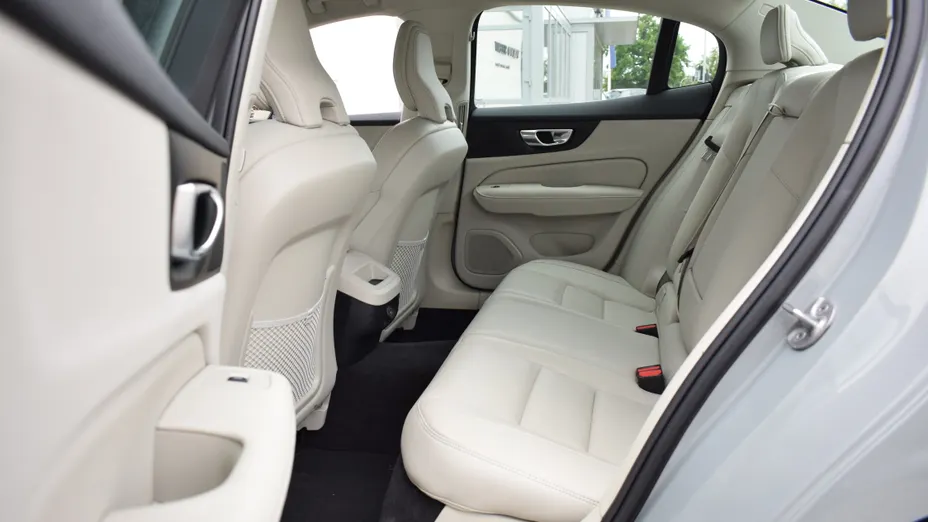 VOLVO S60 S60 B4 B Plus Dark aut