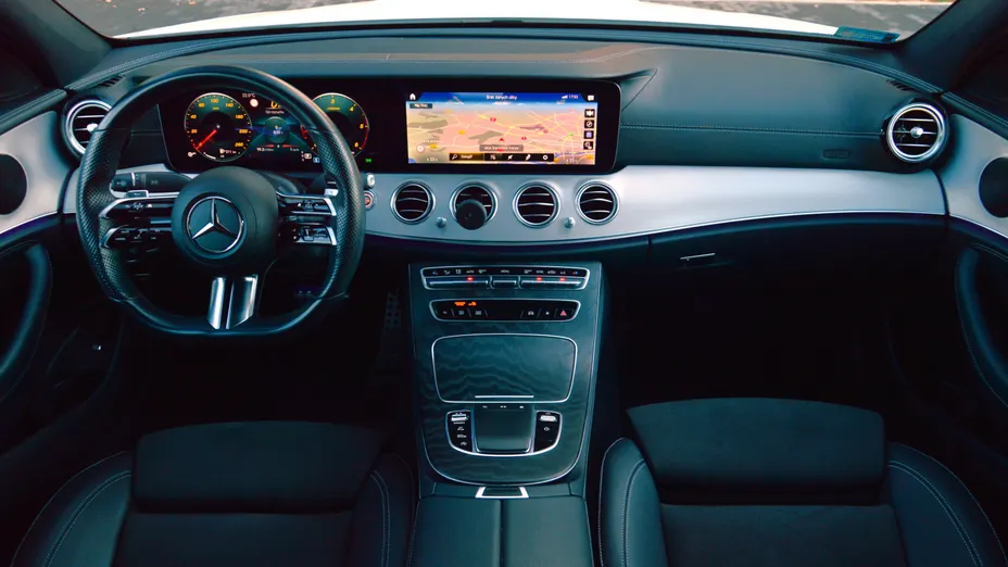 MERCEDES-BENZ E Klasa E 220 d 9G-TRONIC