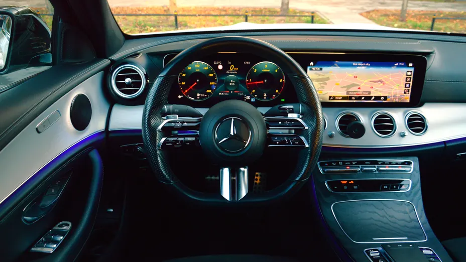 MERCEDES-BENZ E Klasa E 220 d 9G-TRONIC