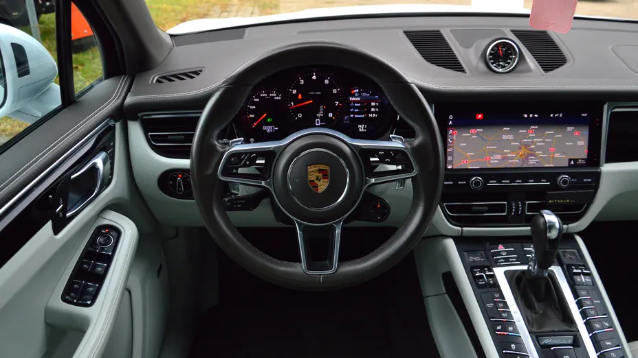 PORSCHE Macan Macan