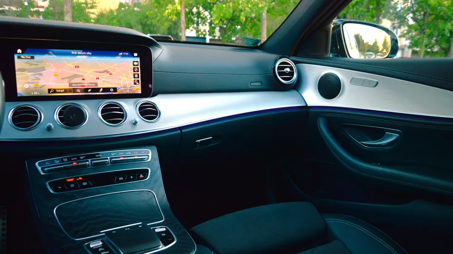 MERCEDES-BENZ E Klasa E 220 d 9G-TRONIC