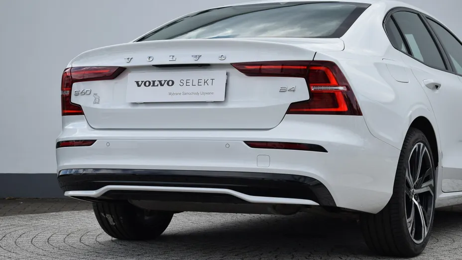 VOLVO S60 S60 B4 B Plus Dark aut