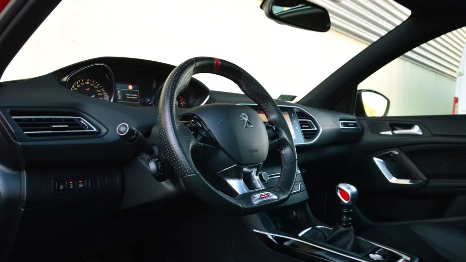 PEUGEOT 308 308 1.6 e-THP GTi by Peugeot Sport S&S