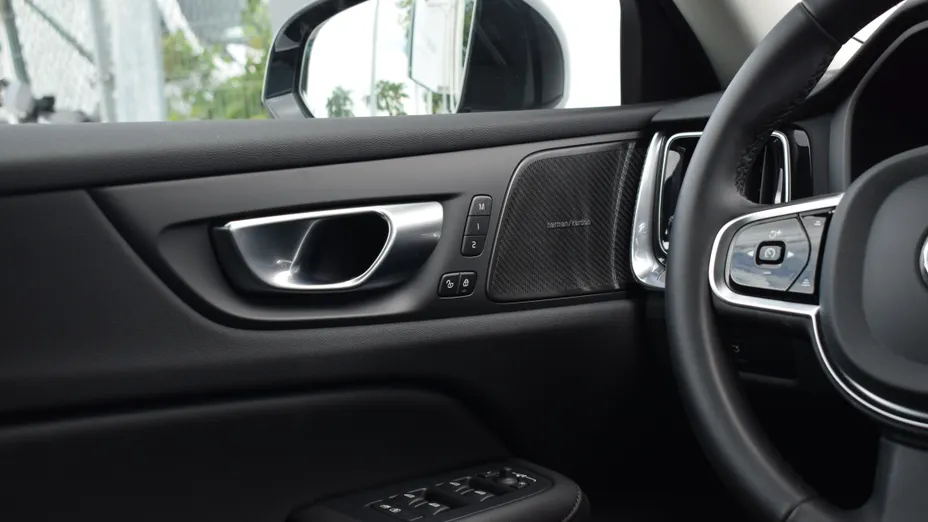 VOLVO S60 S60 B4 B Plus Dark aut